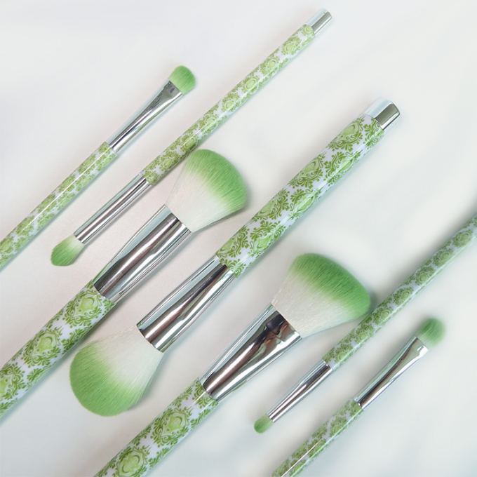 7 Pieces Oval Makeup Brush Set Beauty Green Forest Endless Fun(图2) 7 Pieces Oval Makeup Brush Set Beauty Green Forest Endless Fun(图2)
