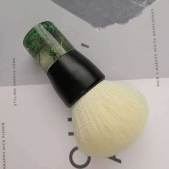 Single Kabuki Makeup Brush Transparent Plastic Handle Goats Hair Powder(图2) Single Kabuki Makeup Brush Transparent Plastic Handle Goats Hair Powder(图2)