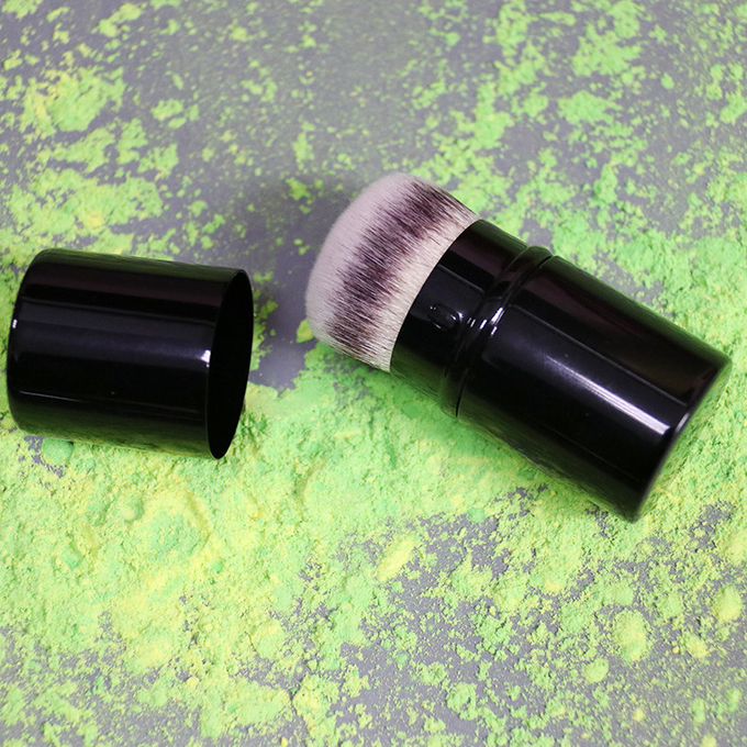 Powder Retractable Makeup Brush Aluminum Handle skin friendly(图3) Powder Retractable Makeup Brush Aluminum Handle skin friendly(图3)