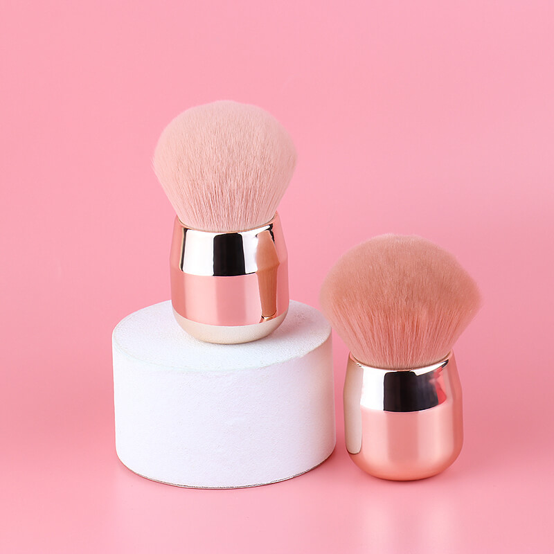 Face Brush Kabuki Makeup Brush Plastic Handle